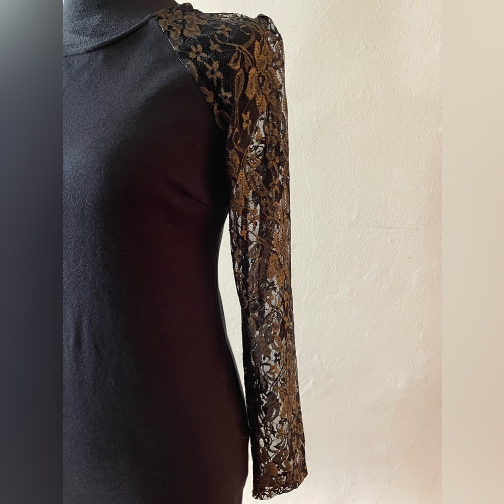 Petticoat Alley, Black/Gold form fitting dress,w/lace sleeves, size med - Picture 2 of 7